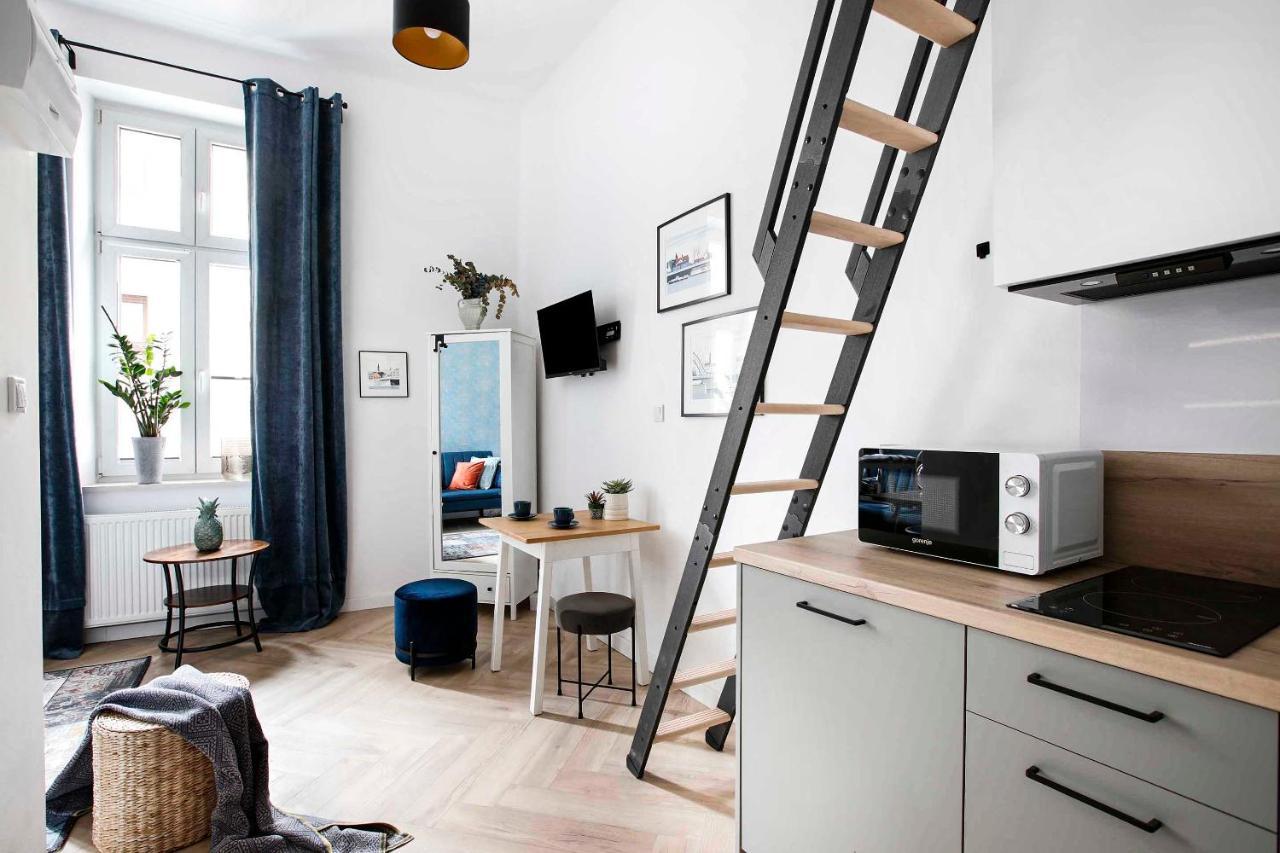Charming With Kitchen - Old Town, Main Station Apartment *